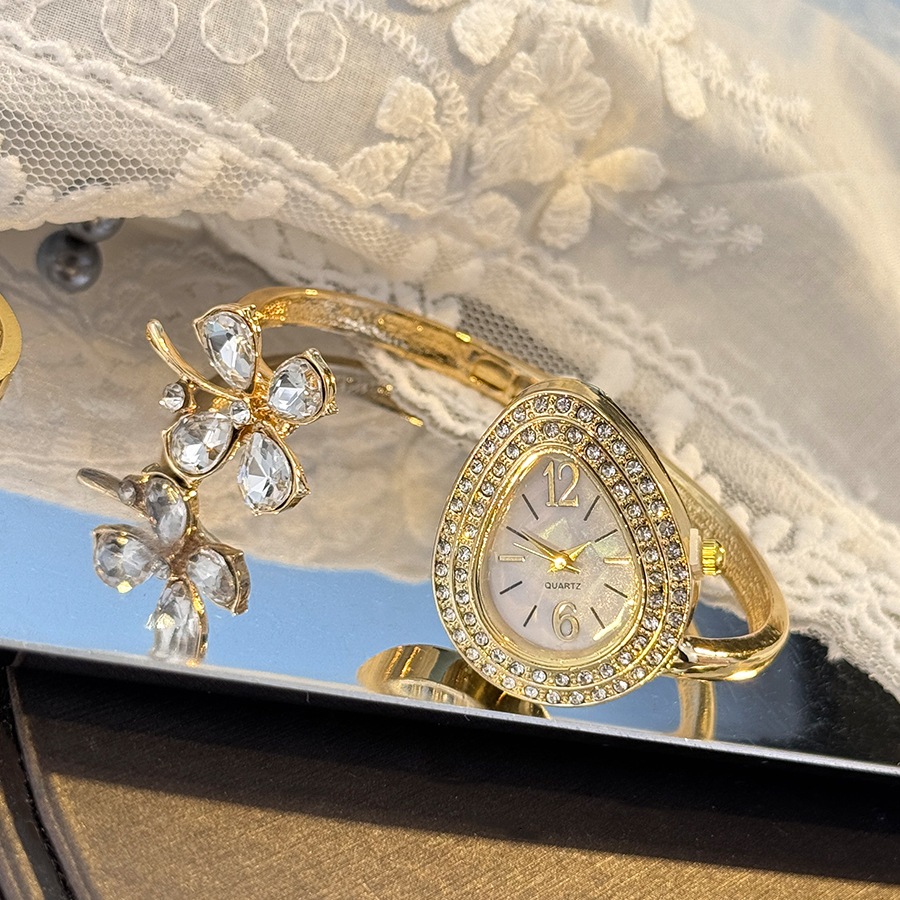 New Women's Bracelet Shaped Watch, Fashionable And Lightweight Gold Flower Bracelet Watch, Women's Q