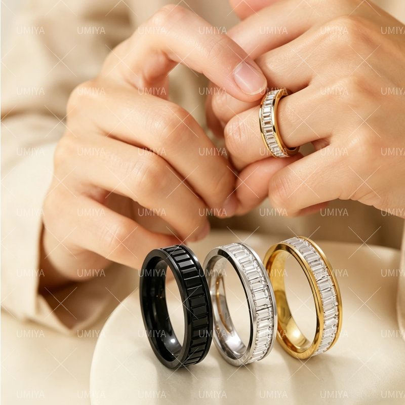 Stainless Steel No Fade Couple Band Fully Inlaid Baguette Cut Zircon Ring Retro Fashion Hypoallergen