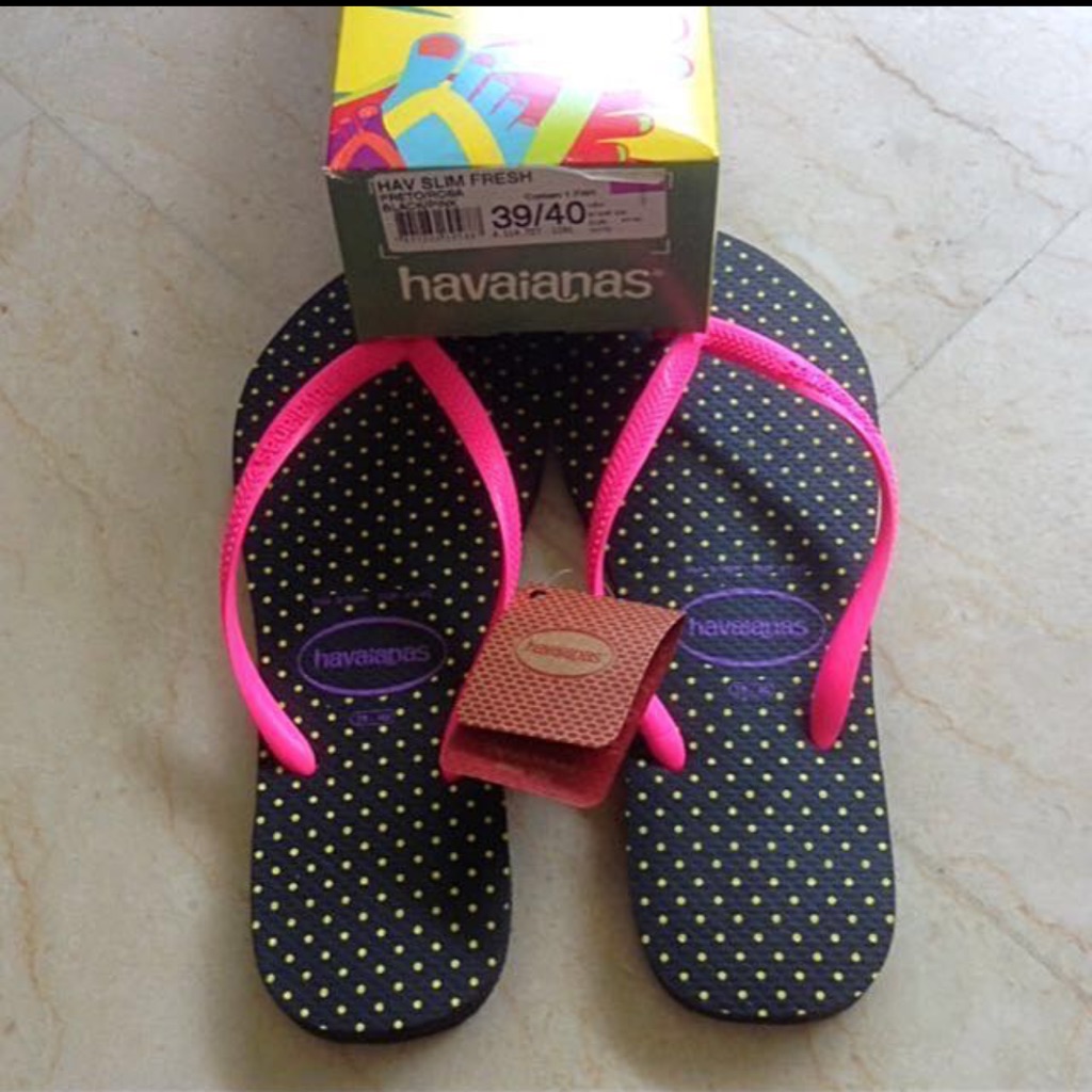 black and pink havaianas