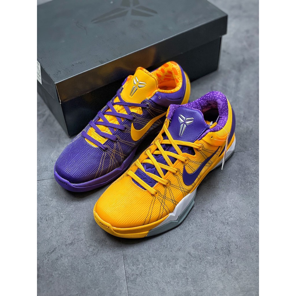 kobe low top basketball shoes