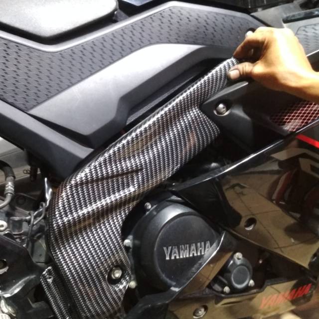 yamaha r15 v3 cover