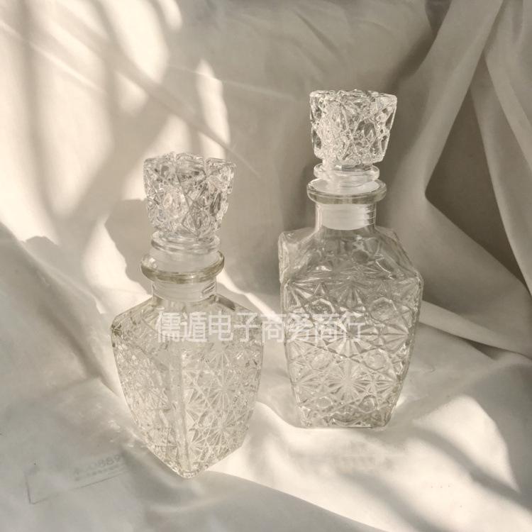 Download Vintage Snowflake Embossed Square Wine Bottle Glass Bottle ...