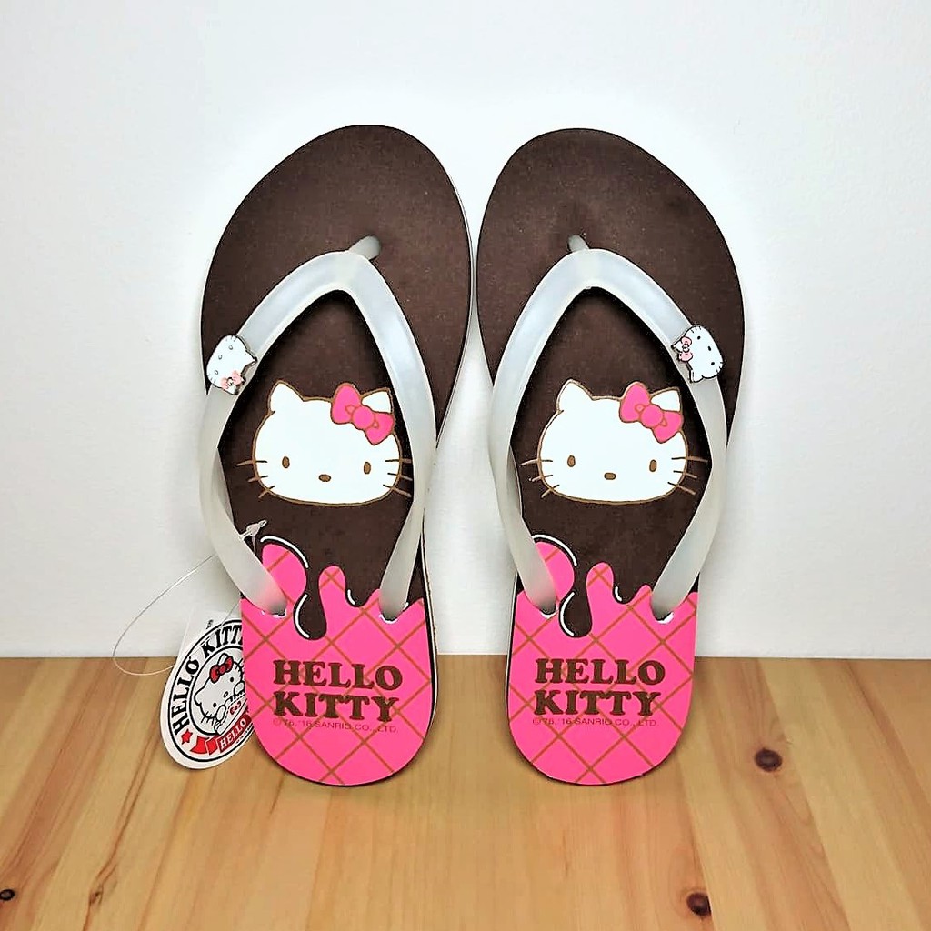 hello kitty flip flops womens