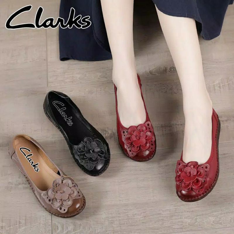 sepatu clarks