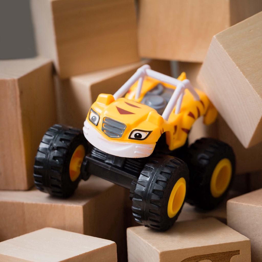 【Ready Stock】1pc Blaze Car Toys 1:64 Vehicles Diecast Toy the Monster Machines Cartoon PVC Car Model Toys Racing Cars