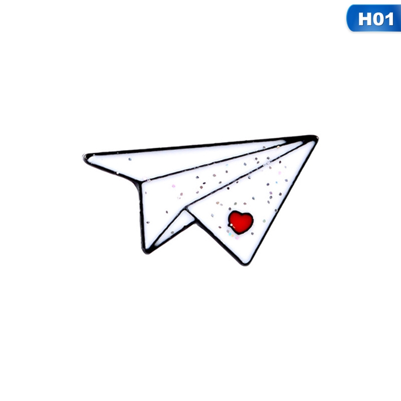 Origami Paper Airplane Paper Boat Enamel Brooch: Brooch được làm từ giấy xếp tinh tế sẽ khiến bạn cảm thấy thích thú. Một chiếc hoa bằng giấy xếp hay một chiếc máy bay giấy đẹp mắt được làm thành brooch sẽ là món phụ kiện thật ấn tượng trong bộ sưu tập của bạn. Hãy sở hữu một chiếc brooch giấy xếp đẹp như thế này để thể hiện sự cá tính của bạn.