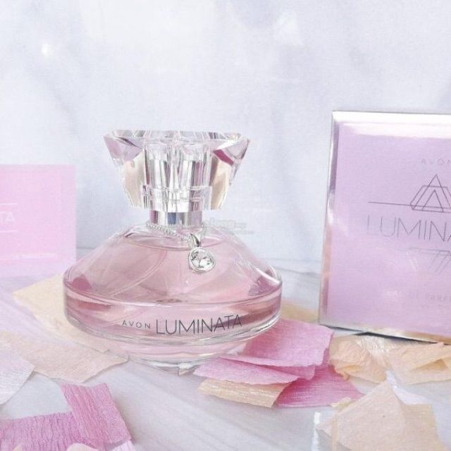 parfum luminata avon