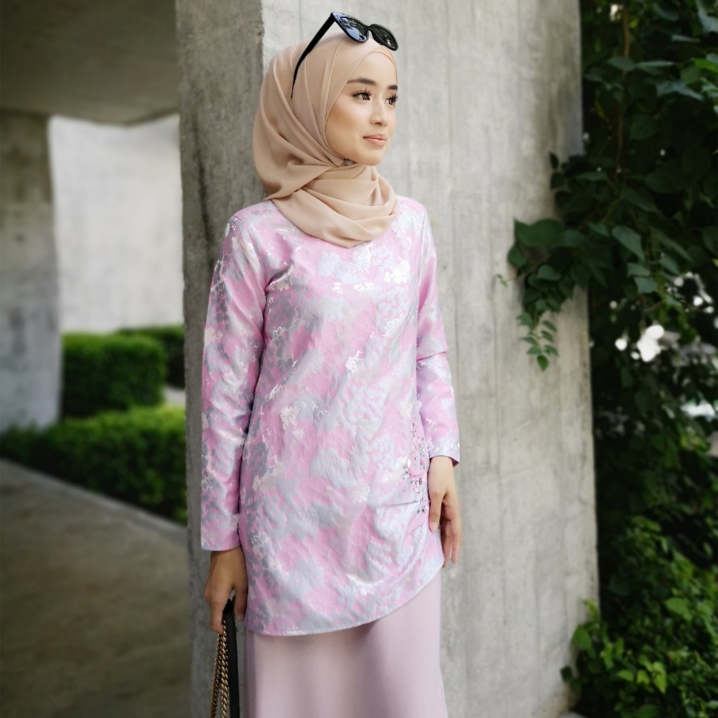 Baju Kurung Moden 2021 Zoe Arissa Luxe Baju Kurung Moden Abstract Brocade Exclusive Plus Size Bridesmaid Shopee Singapore