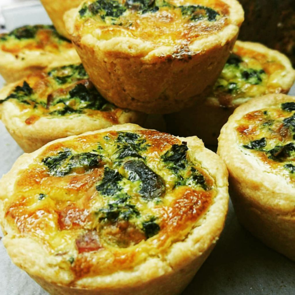 [Doe] Spinach, mushroom and ham quiche (6 pieces) Shopee Singapore