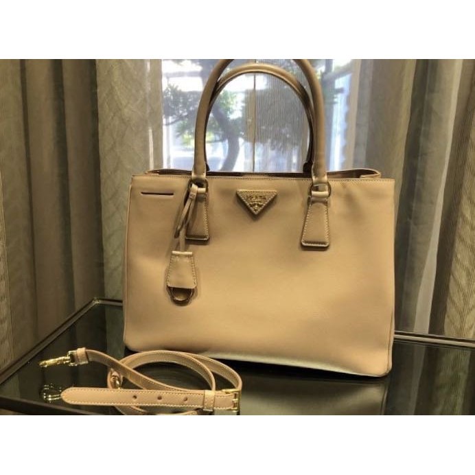 prada killer bag