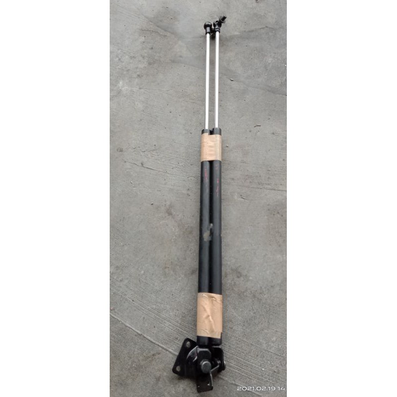 Ori Japan Rear Bonnet Damper Absorber Honda Stream Rn1 Rn2 Rn3 Rn4 Rn5 Rn6 Rn6 Rsz Shopee Singapore