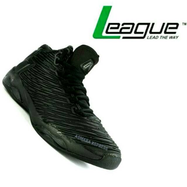 full black basketball shoes