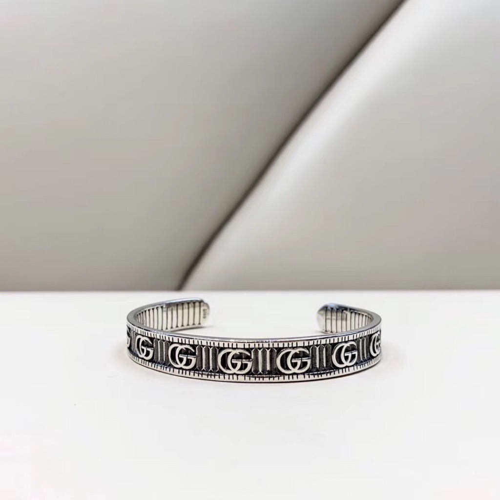 bracelet with double g in silver