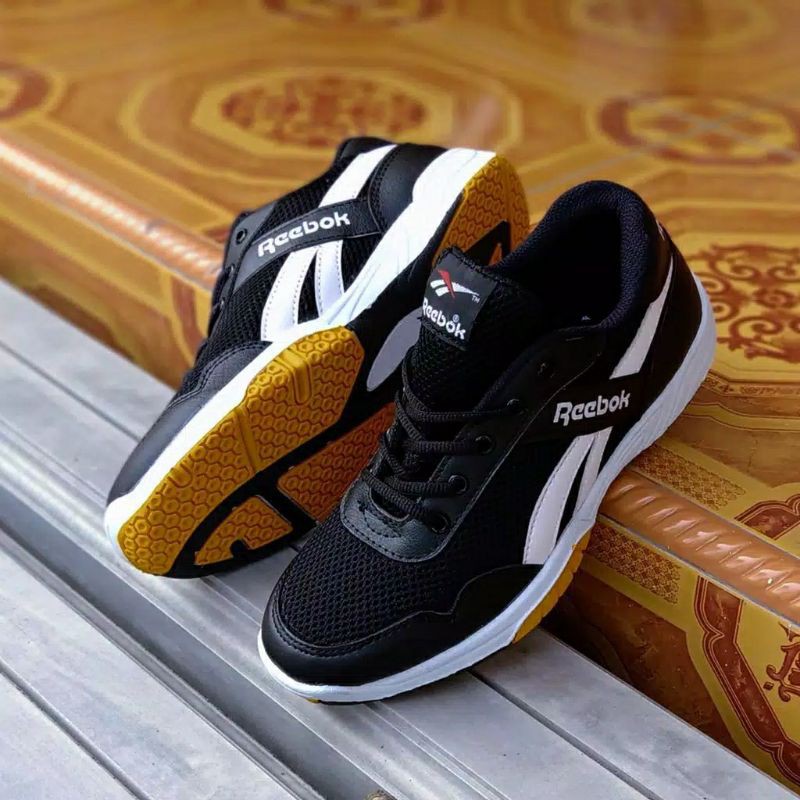 reebok badminton