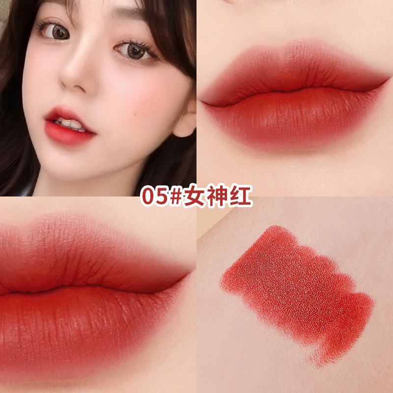 Small thin tube lipstick - Với những thanh son mảnh và gọn nhẹ, bạn có thể dễ dàng bỏ túi và sử dụng khi cần. Với độ bền màu và lớp son lì mịn, các thương hiệu son môi chuyên nghiệp sẽ đem đến cho bạn sự tự tin và rạng rỡ hơn trong các sự kiện quan trọng.