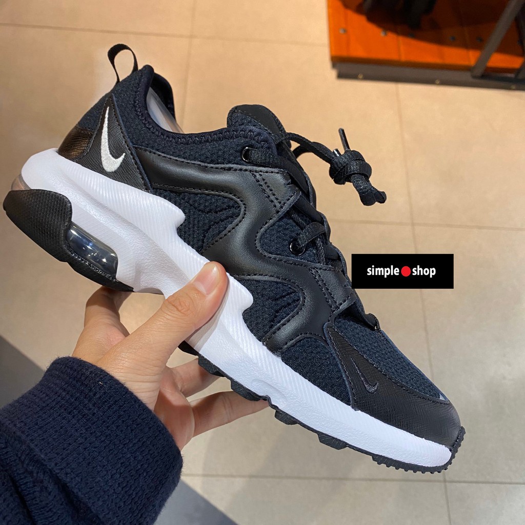 womens nike air black and white