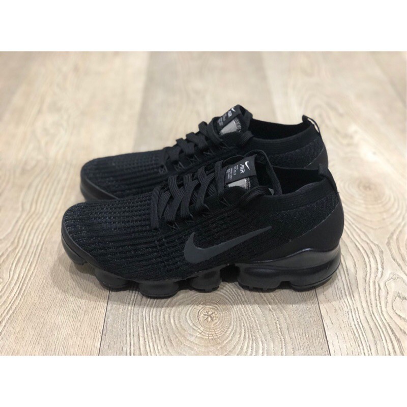 all black vapormax flyknit