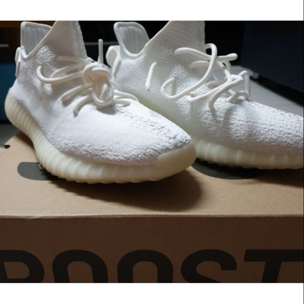 v2 triple white yeezy