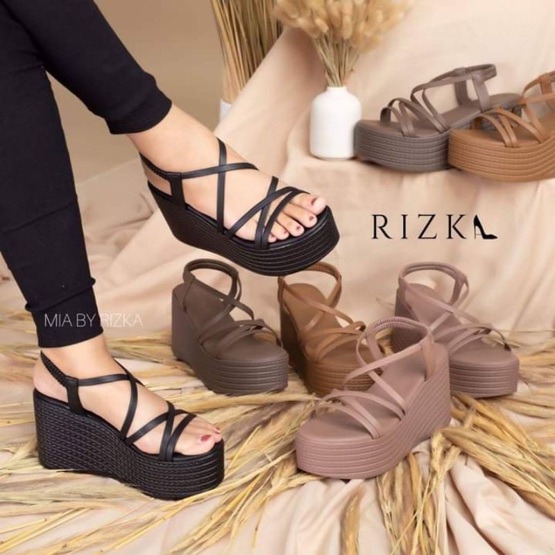 mia wedges