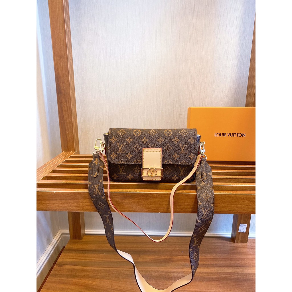 LV Mini Dauphine Messenger Bag M44580 Daphne Colorblock Chain Shoulder Bag Crossbody Side ...