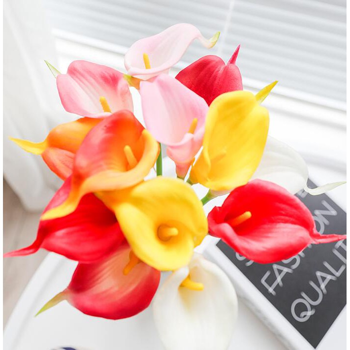 5pcs simulasi calla mini PU pengantin bahan memegang bunga 5pcs simulasi calla mini PU pengantin bahan memegang bunga