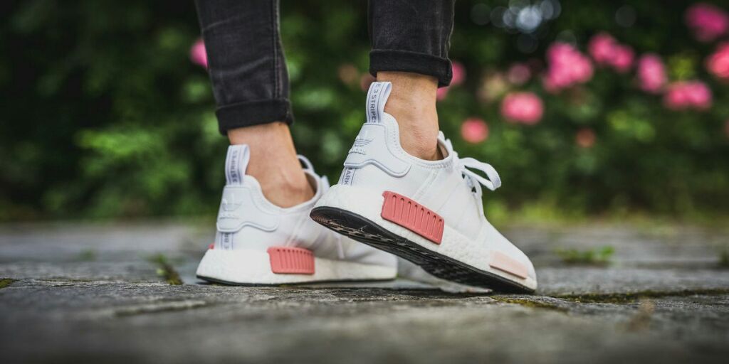 white rose nmd r1