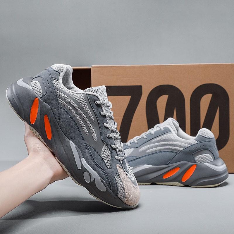 kasut yeezy 700