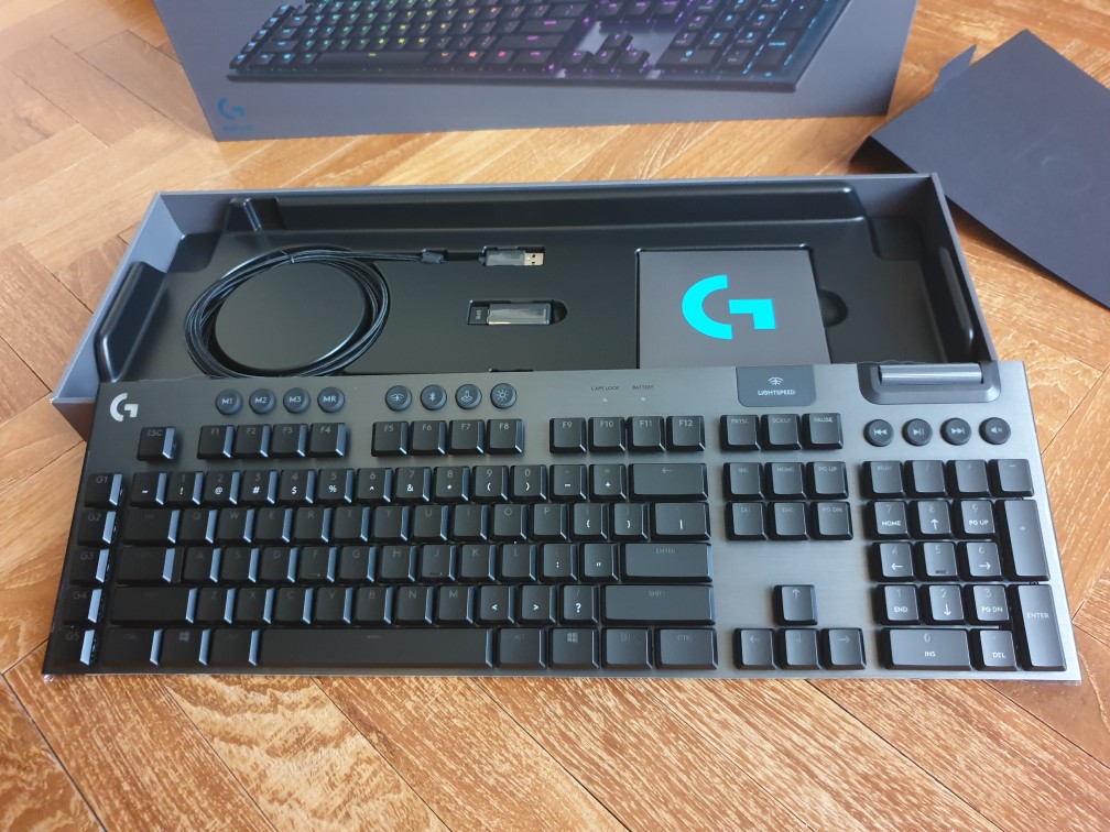 Logitech G915 Lightspeed Wireless RGB Mechanical Gaming Keyboard (Linear/Tactile/Clicky) [24