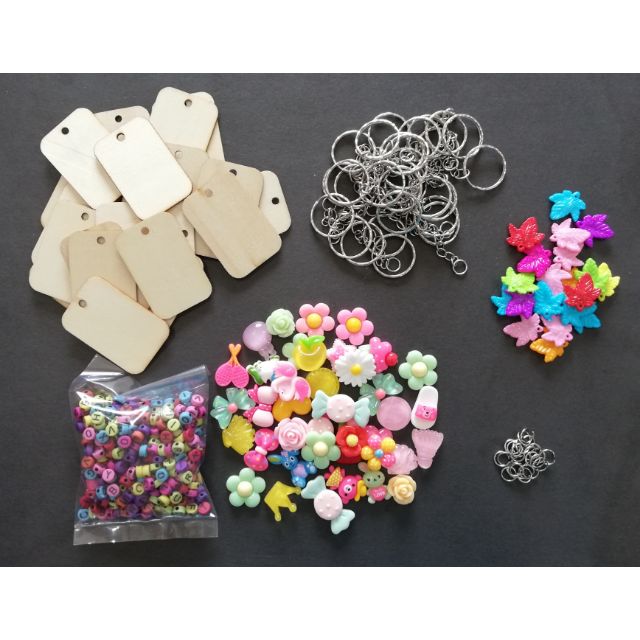 Shop Malaysia Set Diy Set Aktiviti Keychain Square 20pcs Keychain Nama 30pcs Resin Kartun 250pcs Beads Huruf Shopee Singapore