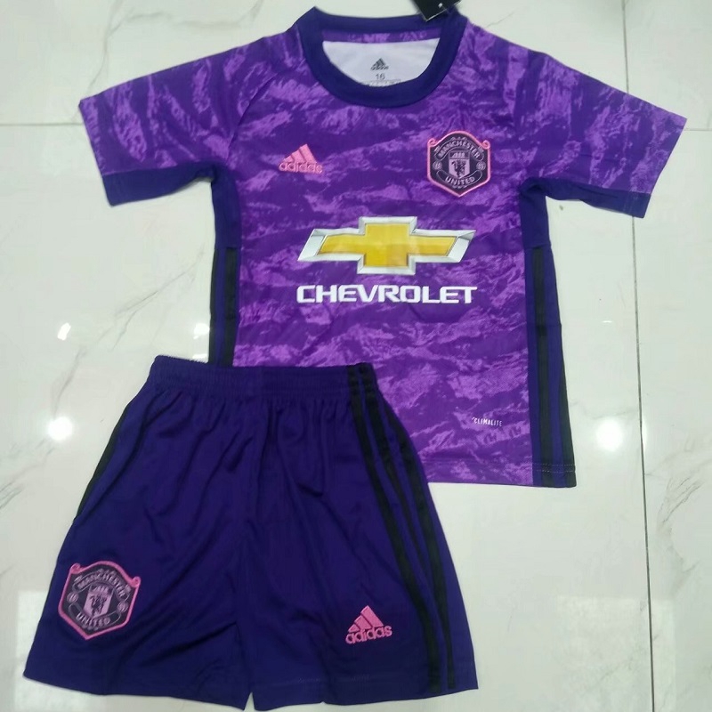 man utd goalkeeper kit