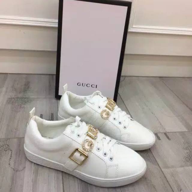 sepatu sneaker gucci