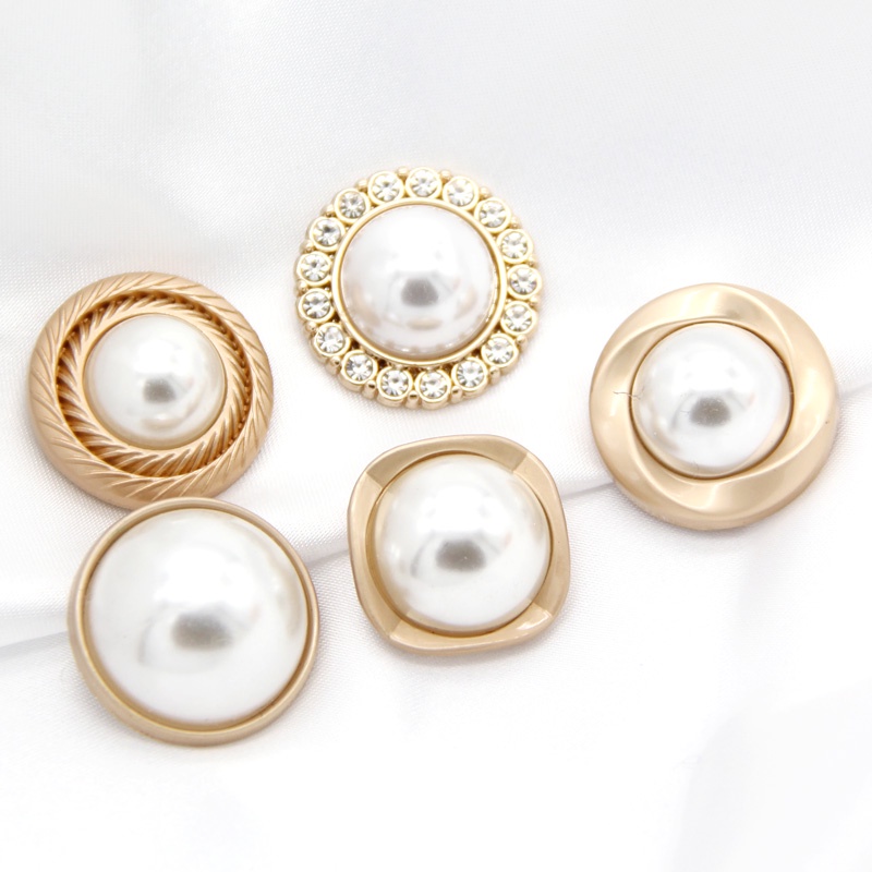 Image of 6Pcs/set 15/18/20/23/25mm Vintage Women Coat Gold Metal Pearl Buttons For Clothing Retro Suit Blazer Luxury Handmade Sewing Button #4
