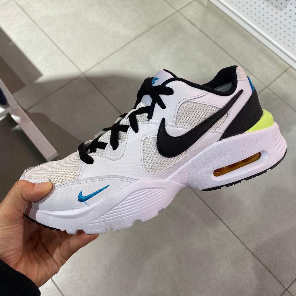 purchase nike shoes