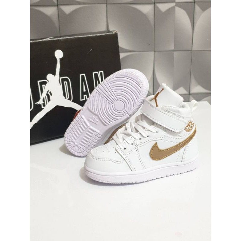 kids nike shoes size 1