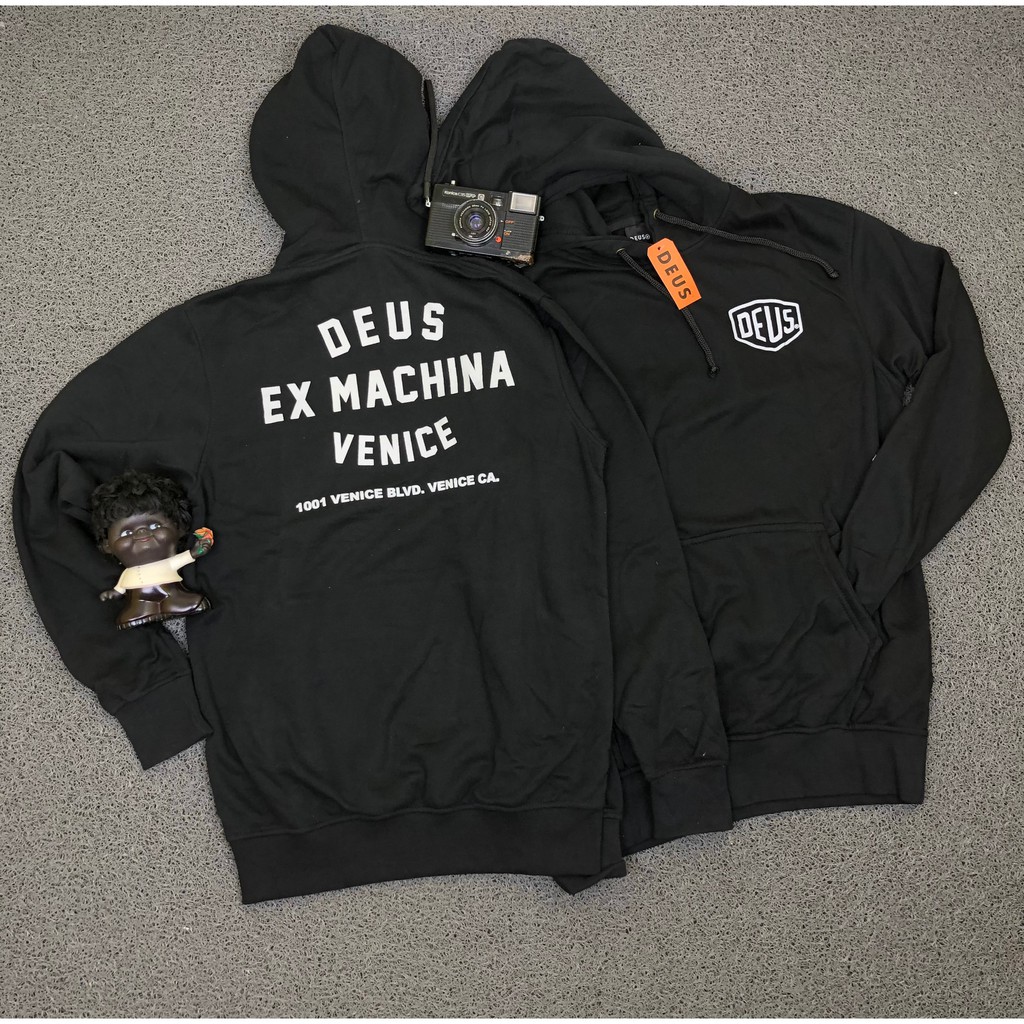 deus sweater
