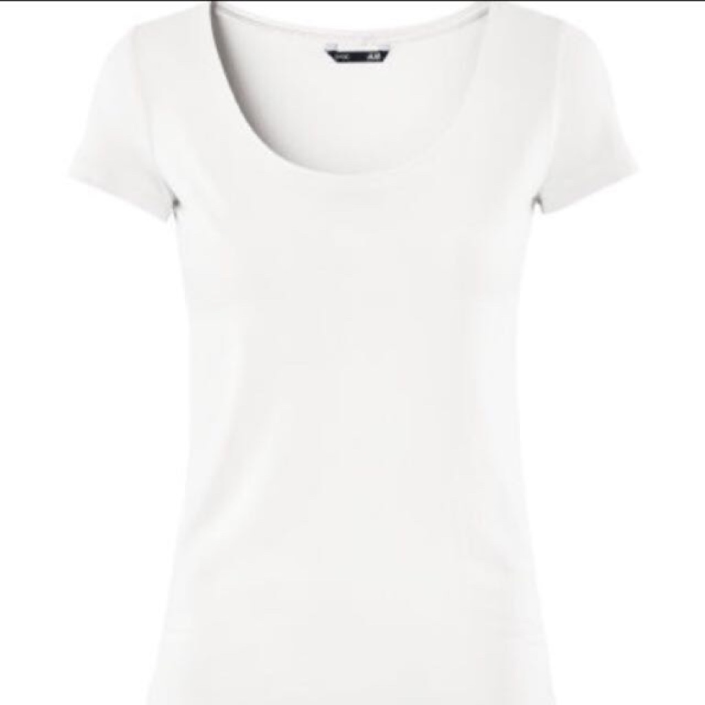 plain white tee