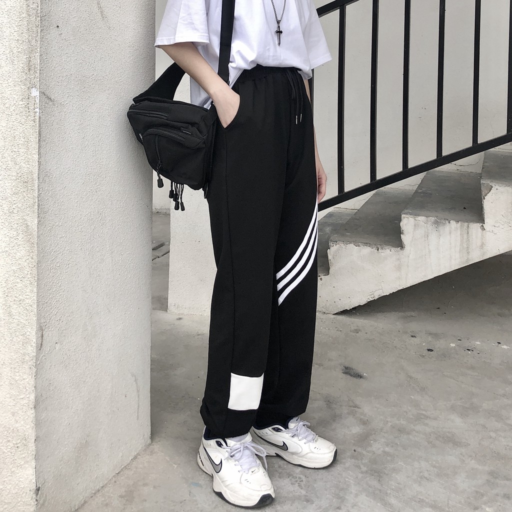 loose jogger pants