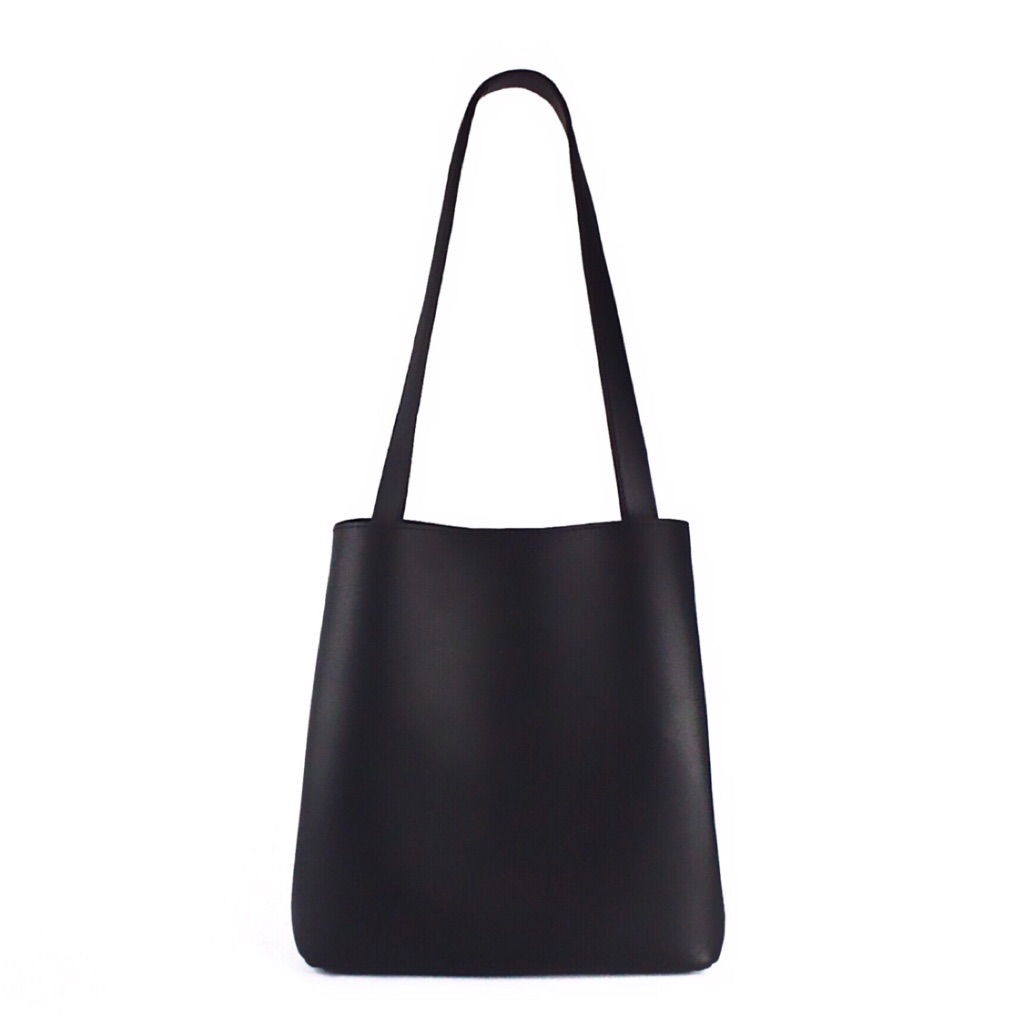 structured tote bag