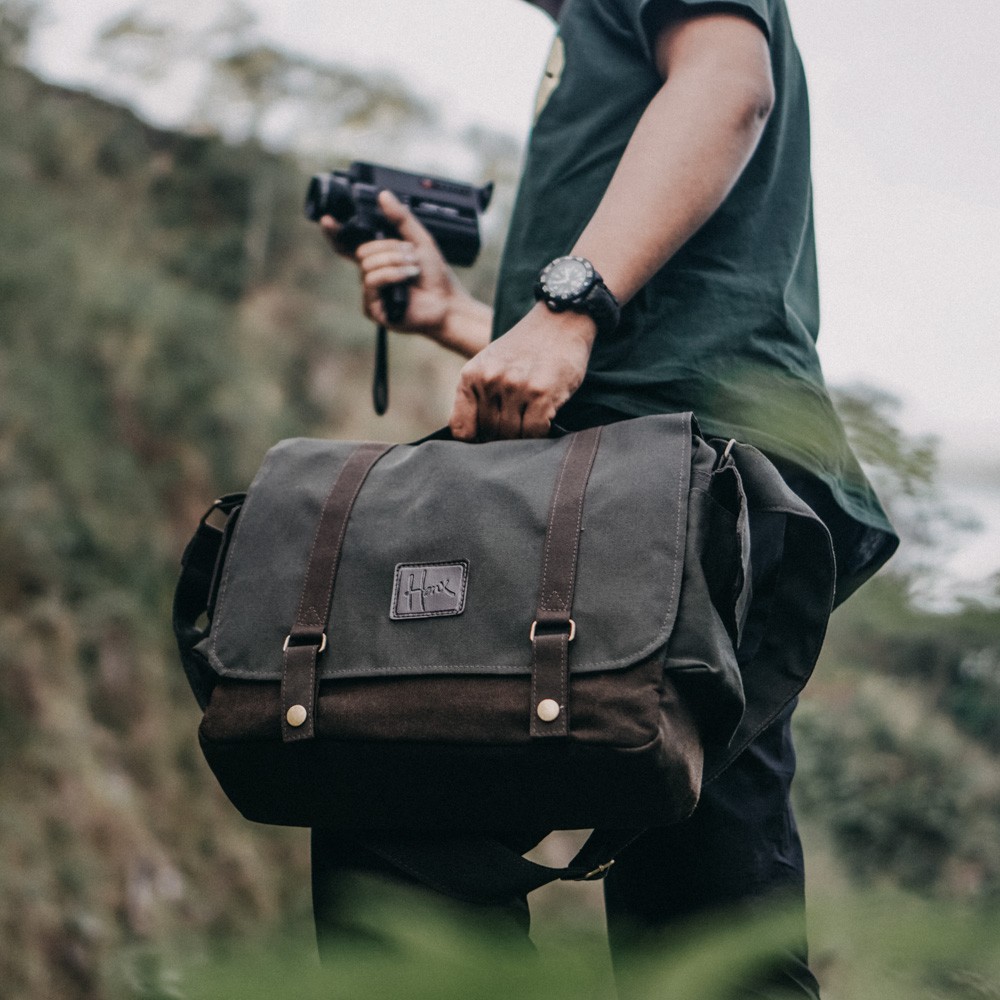 camera laptop messenger bag