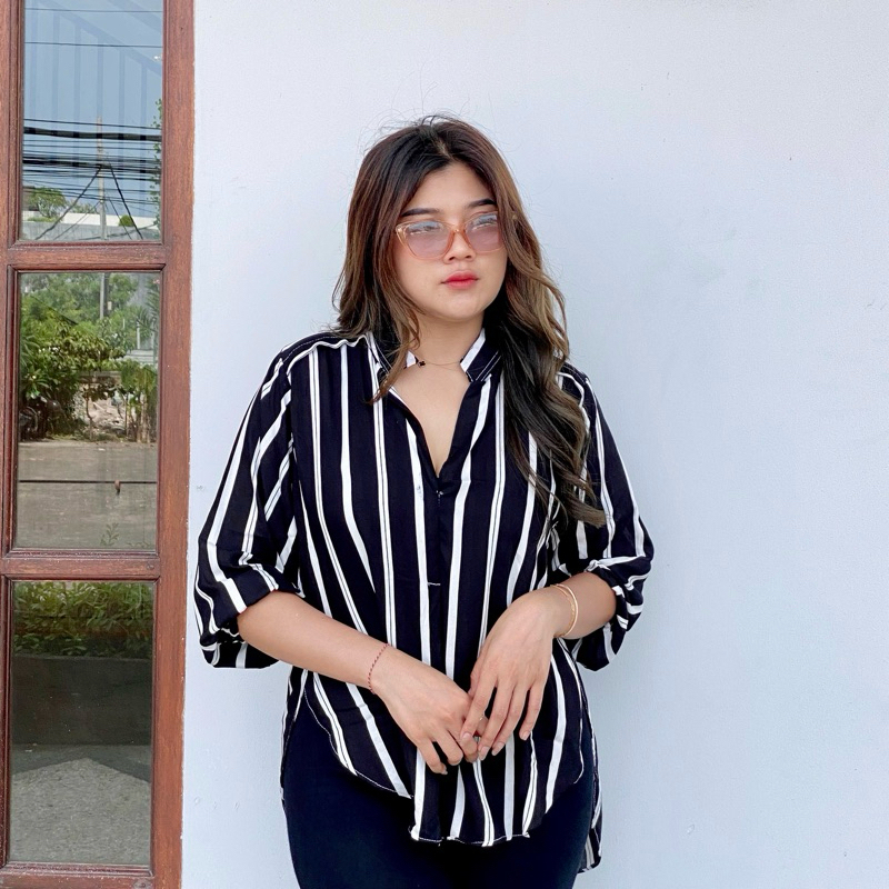 Kemeja Blouse Jumbo  Fuxii Strip Salur