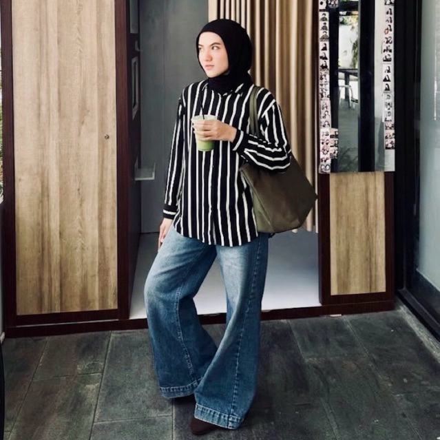 Kemeja Rayon Wanita Motif Tangan Panjang