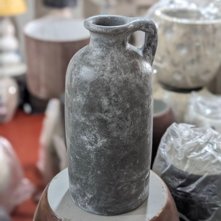 JERA VASE PERFECT FOR DRIED FLOWERS OR DECOR AT YOUR HOME OR OFFICE