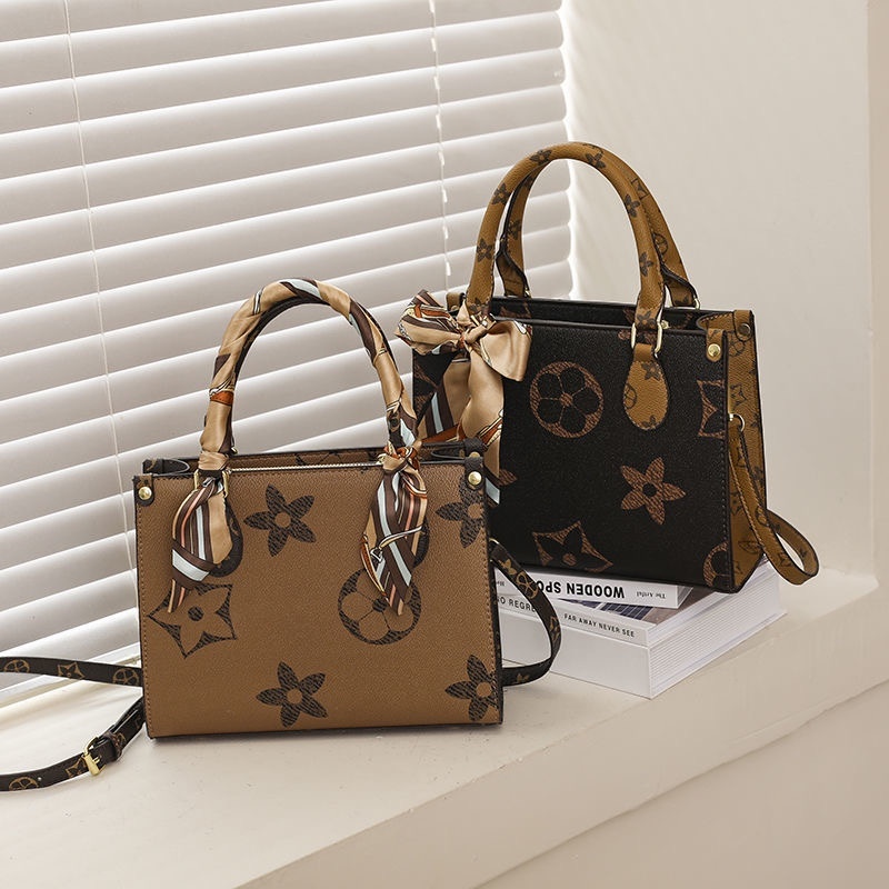 Women's New High Quality Crossbody Bag Fashion Brand Same Handbag Fashion Small Square Bag#B0107