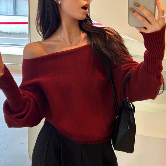 Slant shoulder knitted top women's new style knitted sweater loose and lazy Korean off shoulder