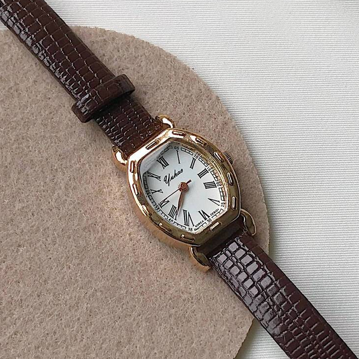 Retro Women Watch Fashion Barrel- shaped Watch Simple Student Ladies Quartz Watch gift for womem