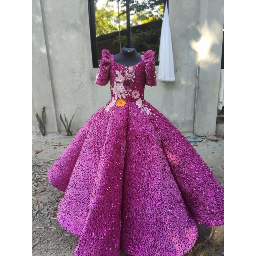 umbrella cut gown Imelda sleeves with lace