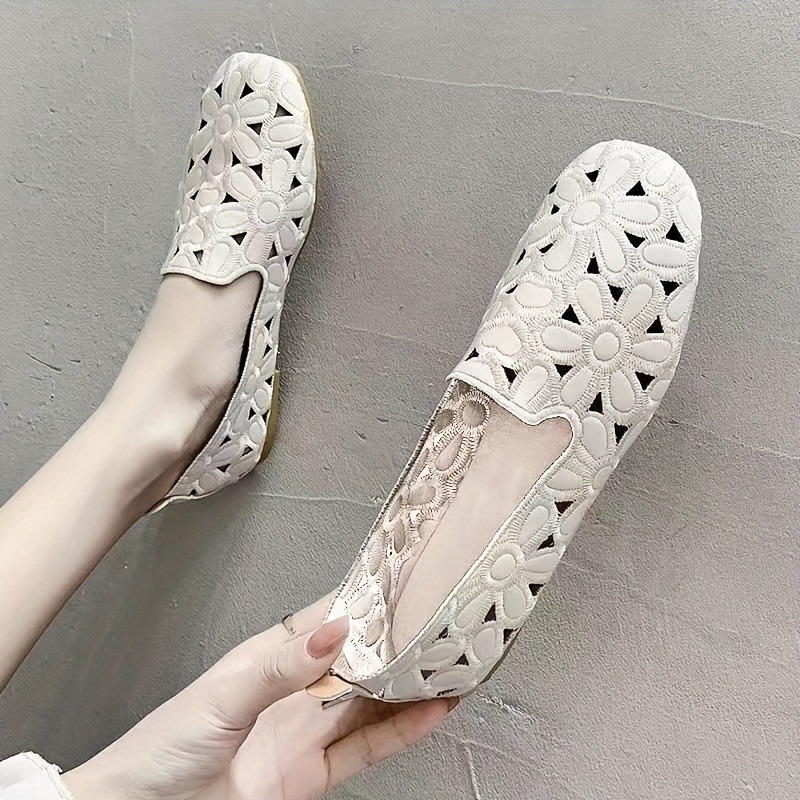 Korean Flat Shoes For Women Doll Shoes Sale Fashion Slip on Rubber Loafers Casual Shoes For Women