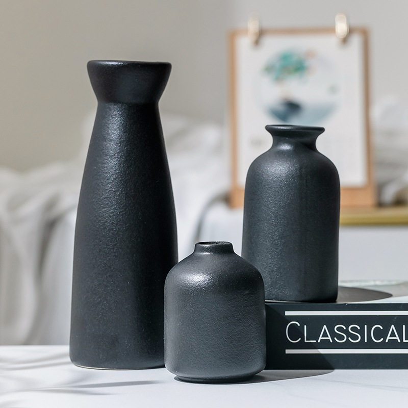 Ins plastic black and white vase Imitation ceramic flower arrangement container Home desktop decor