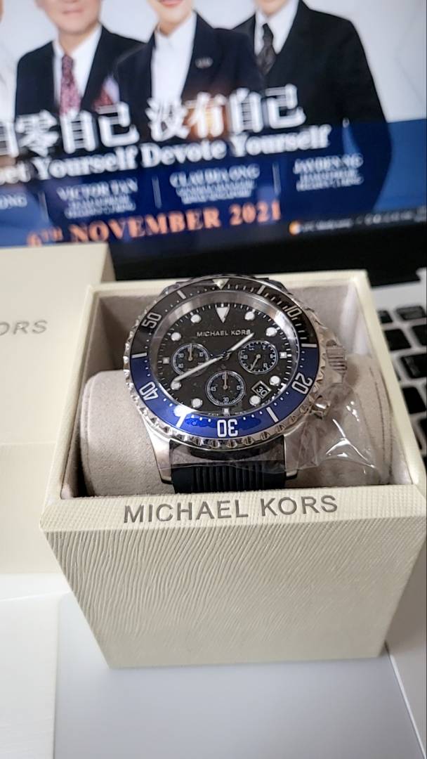 SG* Michael Kors MK8365 Oversized Everest Silicone Chronograph Mens Watch |  Shopee Singapore