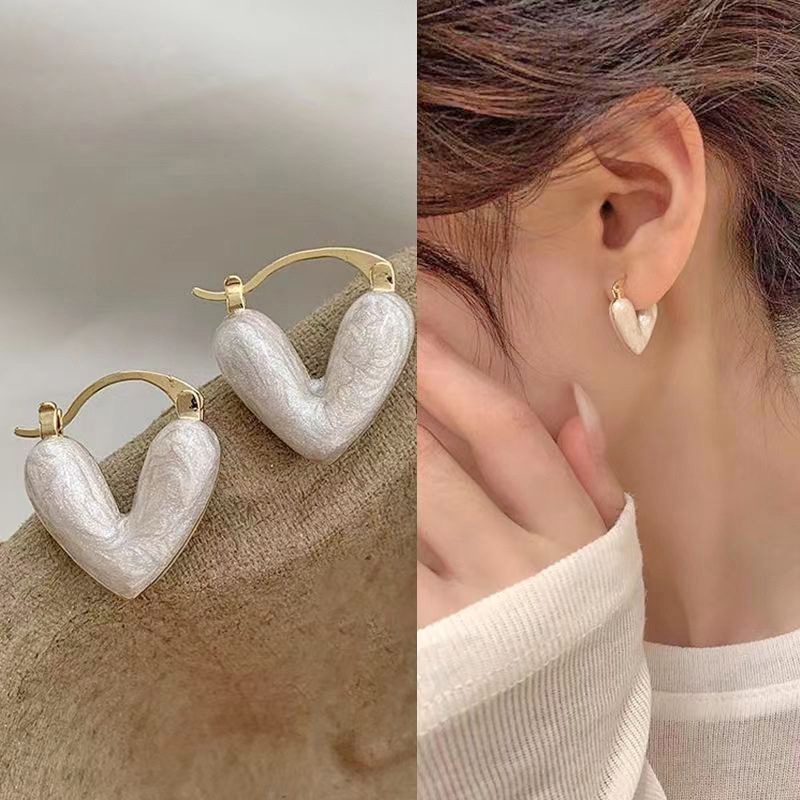 HOT Light Luxury Enamel Heart White Drip Glaze Earrings High-End Fashion Peach-Shaped Versatile